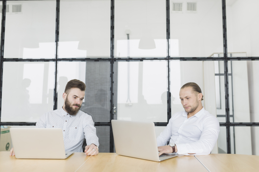 business-people-working-with-laptop-office.jpg